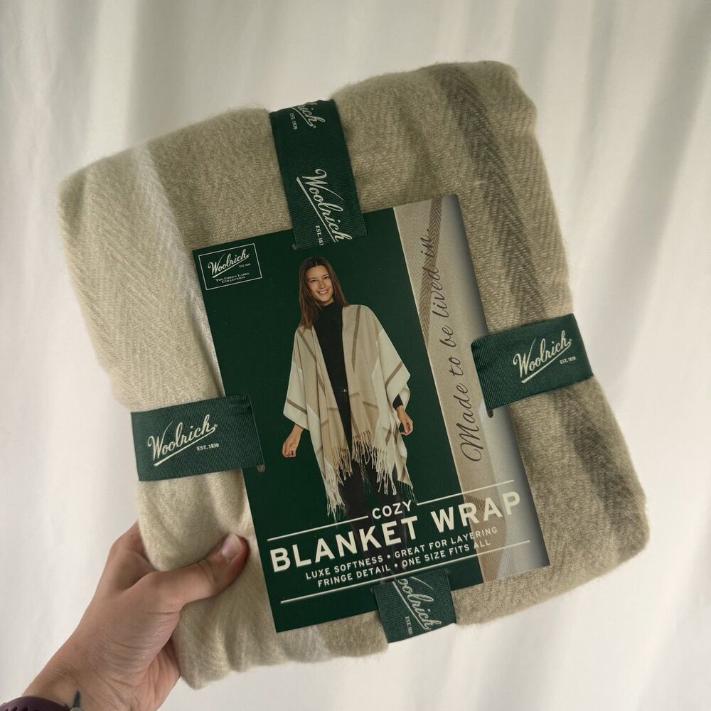 New Woolrich Cozy Blanket Wrap Women's One Size Fits All Tan Plaid $70
